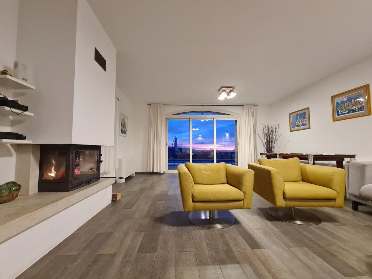 Spacious Villa With Pool, Indoor Jacuzzi And Sauna Near Porec Višnjan Exterior foto